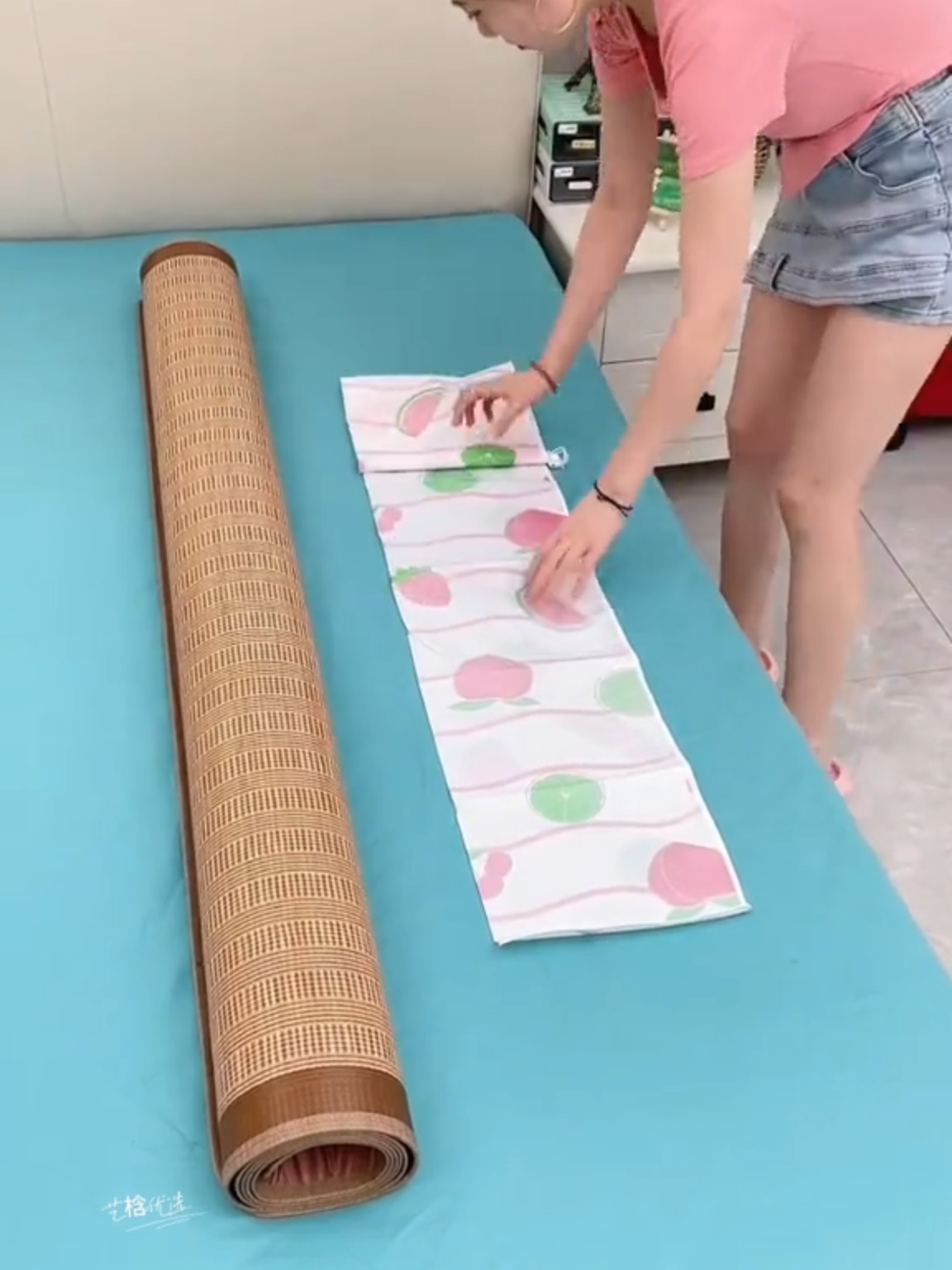 Iwas alikabok, iwas amoy—store your cooling mats the smart way! Ang cooling mat storage bag na ’to ay dust-proof, moisture-resistant, at perfect pang-summer essentials. Foldable, space-saving, at madaling itago—ideal sa bahay na laging naka-organize. #CoolingMatStorageBag #SummerMatStorageBag #DustAndMoistureProof #StorageBag #PracticalThings #HomeGoodies #PracticalGoods #HomeGoods