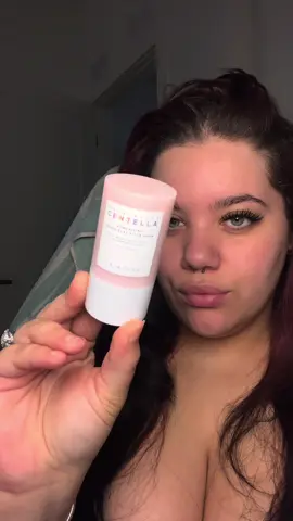 Its also so fun to apply 🤩 @SKIN1004 US #tiktokshopfalldealsforyou #tiktokshopcreatorpicks #skincare #skin1004 #claystick 