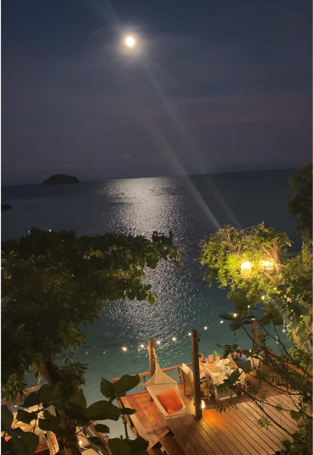 ในคืนแสงจันทร์ส่อง ✨🌕💖🏝️ #เกาะหลีเป๊ะ #kohlipe #kohlipeisland🏝️🇹🇭 #serendipitybeachresort 