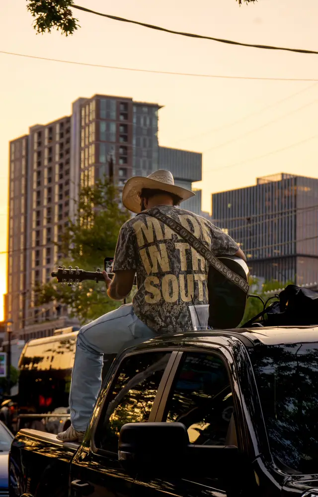 Still pulling up and feeding folks, praying it all pays off one day.It’ll be a long time coming. #goingforbroke #music #donlouis #country @madeinthesouth__ @_christiandanielle