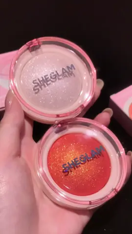The perfect squish meets the perfect glow 🌟 ID: 122516207 #highlighter #makeup #makeuptutorial #GlowUp#blindinghighlighter #highlighter #makeup #sheglammusthaves #SHEGLAM