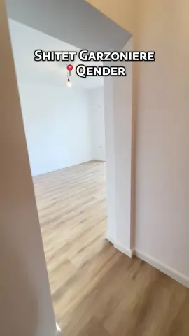 068 300 43 43                   ‼️Shitet Garsonjere e investuar  📍Qender , Posta , Dollari  📐Siperfaqe 31.3 m2  🏢Kati 4, Pa ashensor, I parafundit  💶 cmimi  93.000 euro 💶  📌Tarife Sherbimi 1% ndaj Agjensise