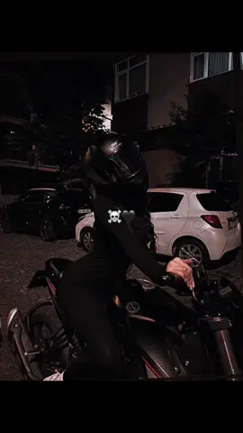 🫦🖤 ________________________________________ #biker #bikergirl #fyp #viral #pourtoi @Naya Asad 🎀 