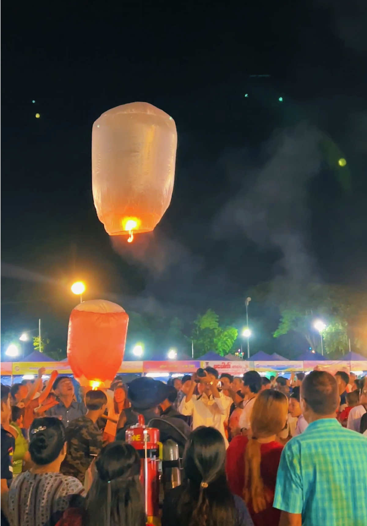 သီတင်းကျွတ်လပြည်နေ့🔥#yangon #foryou #ဒီတစ်ပုဒ်တော့fypပေါ်ရောက်ချင်တယ် 