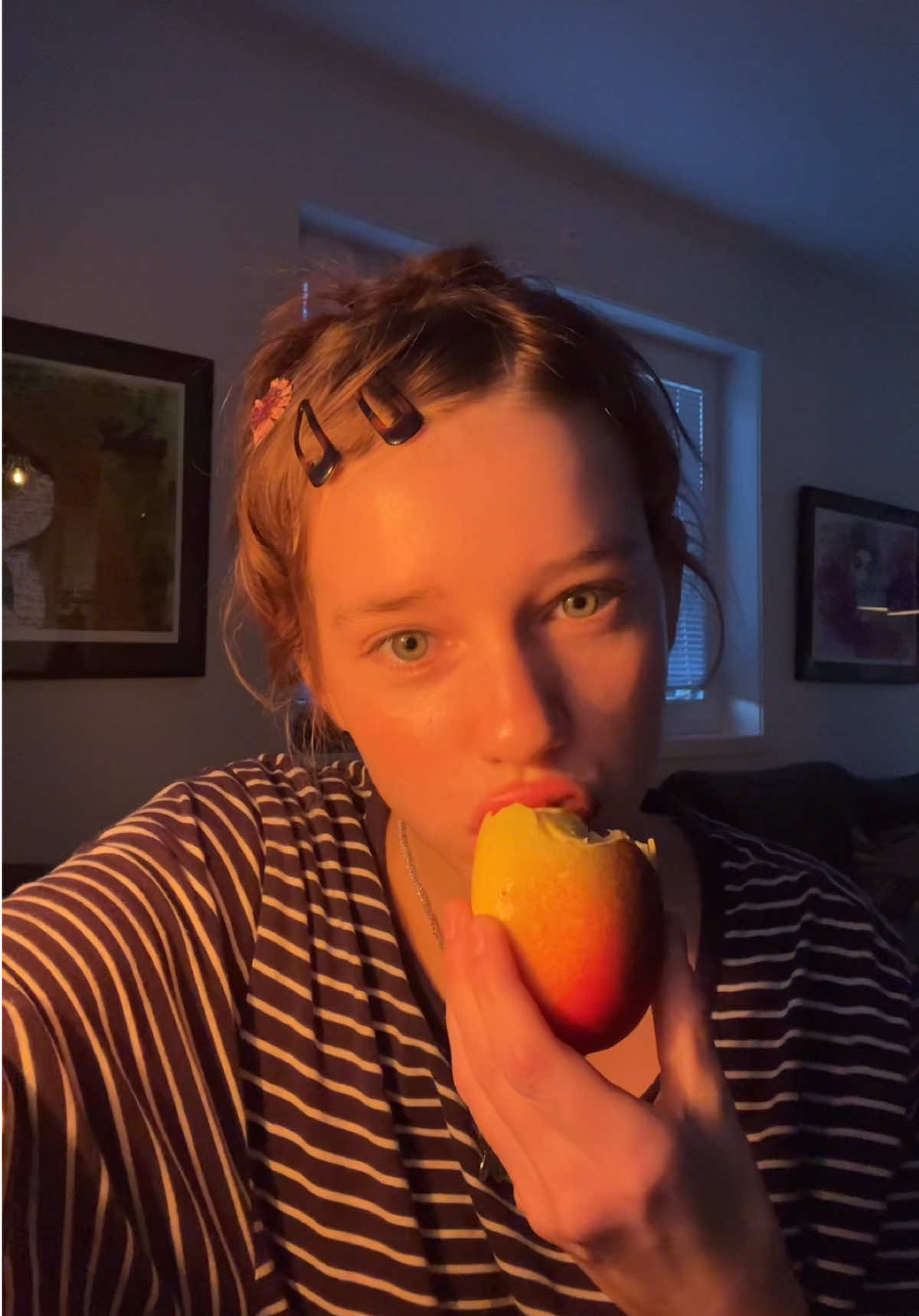 Mango trompe-l'oil mukbang från stenstans, dem vad så freaking goda ohmadays😛 @stenstans_bageri #fyp #fy #dessert #mukbang #mangodessert