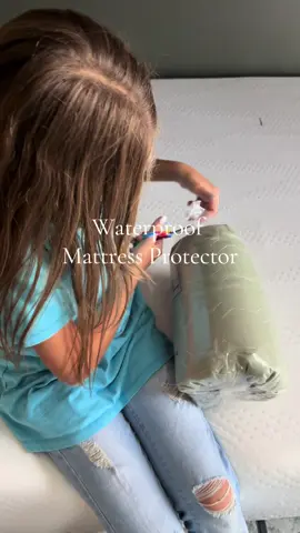 The fact that it also came with two waterproof pillowcases is pretty awesome 👏 #MomsofTikTok #fyp #mattresstopper #tiktokshop 