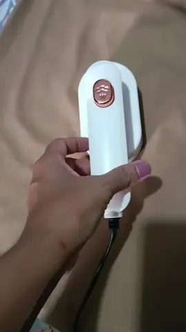 #miniferro #miniferrodepassarroupa #tiktokshop #livehighlights  achei o Mini ferro mais bonito e compacto aqui do tik Tok shop. ótimo pra levar em viagens. já pede o teu ... carinho laranja o link.