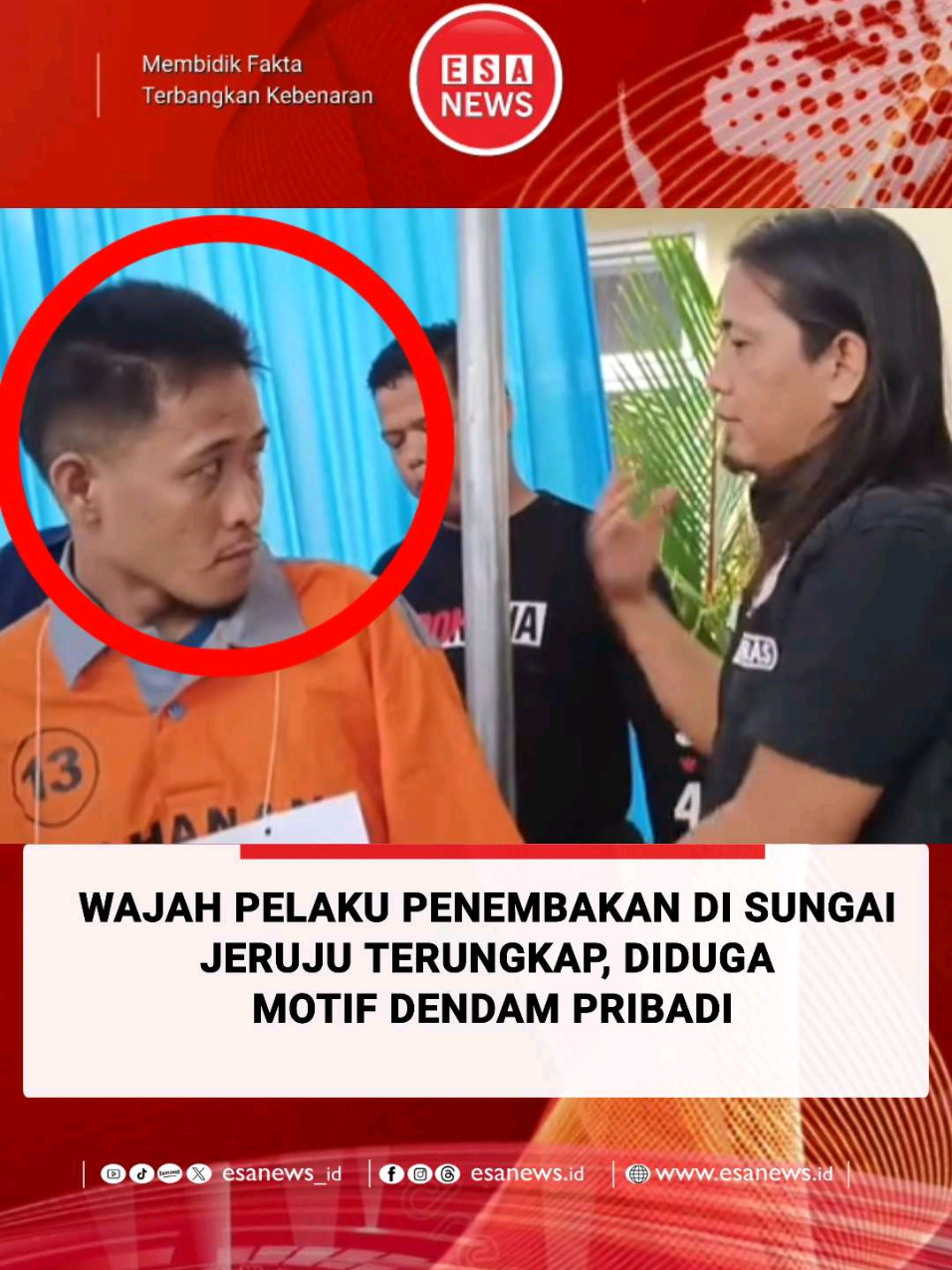 OKI, SUMSEL — Polisi akhirnya mengungkap wajah pelaku penembakan yang menewaskan seorang pria di Desa Sungai Jeruju, Kecamatan Cengal, Kabupaten Ogan Komering Ilir (OKI), Sumatera Selatan. Pelaku berinisial R (25) berhasil ditangkap tak lama setelah kejadian pada Senin (6/10/2025) pagi. Korban, K (40), tewas ditembak saat berboncengan dengan istrinya menggunakan sepeda motor. Dari hasil pemeriksaan awal, pelaku mengaku nekat menembak korban karena dendam pribadi. Ia merasa sakit hati setelah dipermalukan korban di depan umum beberapa waktu lalu. Polres OKI memastikan penyelidikan masih berlanjut dan pelaku akan dijerat dengan pasal berlapis terkait pembunuhan berencana. — Sumber: Hasil olahan Esanews.id dari berbagai laporan kepolisian dan media lokal. EsaNews.id | Membidik Fakta, Terbangkan Kebenaran #esanews #esanewsjabar #esanewssumsel Semuaorang 