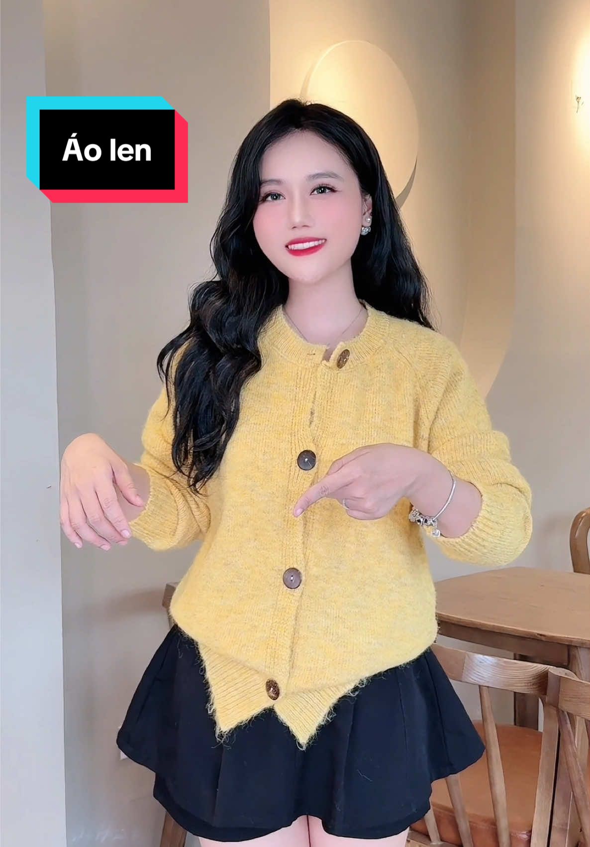 Áo Len Cadigan Cúc Gỗ Màu Vàng #aolennu #fypシ゚ #myoutfit #macdoxinhmoingay #xuhuongtiktok 