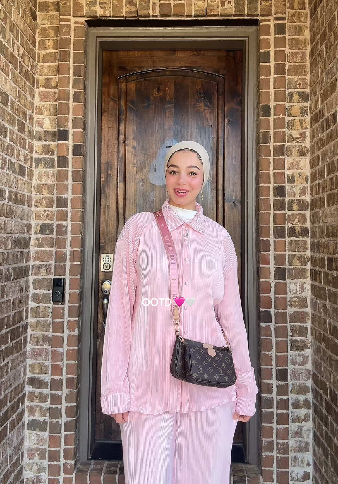 kinda wanna live in this set #modestfashioninspo #hijabifashion #hijabiootd #ootdhijab #ArabTikTok 