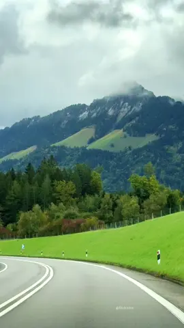 #swissroads 🇨🇭#roadtrip #swissalps #sisiswiss #swissbeautiful 