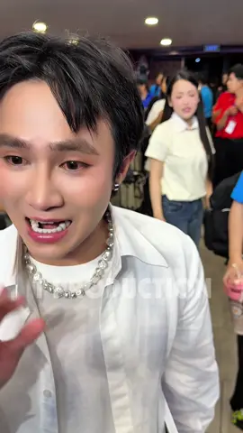 Anh 2 Huỳnh Lập rưng rưng khóc sau tiết mục live đầu tiên của Phương Mỹ Chi “Mùa Gió Thổi Trên Mái Nhà”  T Production hân hạnh phối hợp cùng Uỷ Ban Mặt Trận Tổ Quốc Việt Nam TPHCM, Thành Đoàn TPHCM và một số cơ quan khác tổ chức chương trình 