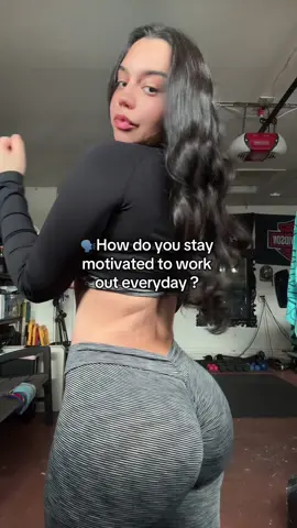 😂❤️ On a serious note, motivation will get your foot in the door but only discipline will keep you going long term. #fyp #motivation #dicipline #fitnes #gymgirls 