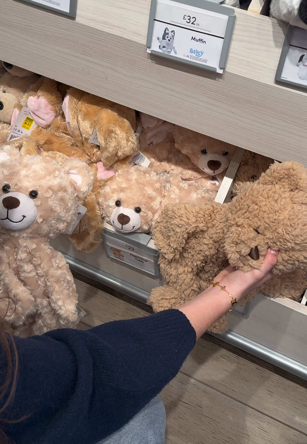 Come to Build-A-Bear with us in London !! 🧸💌 || @Build-A-Bear Workshop  #buildabear #london #foryou #trendin #microinfluencer  @kaythlin 