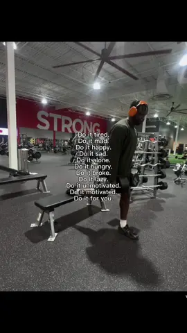 Do it… #GymTok #fitnesssinfluencer #gymmotivation🏋️‍♀️ #creatorsearchinsights 