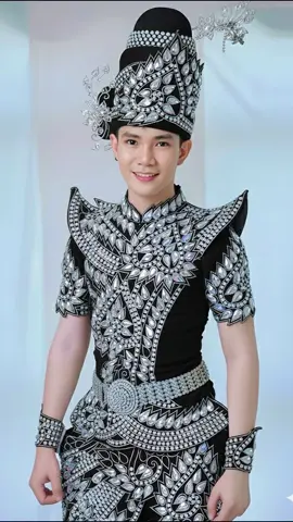 ใช้ ai ตัดต่อหน้าใส่ #ชุดหมอลำ … ทำเพื่อตอบสนองกิเลสตัวเอง เพื่อความบันเทิง ไม่ได้มีเจตนาจะทำให้เจ้าของภาพต้นฉบับเสียหายนะครับ #gemini #ai #เทรนวันนี้ 