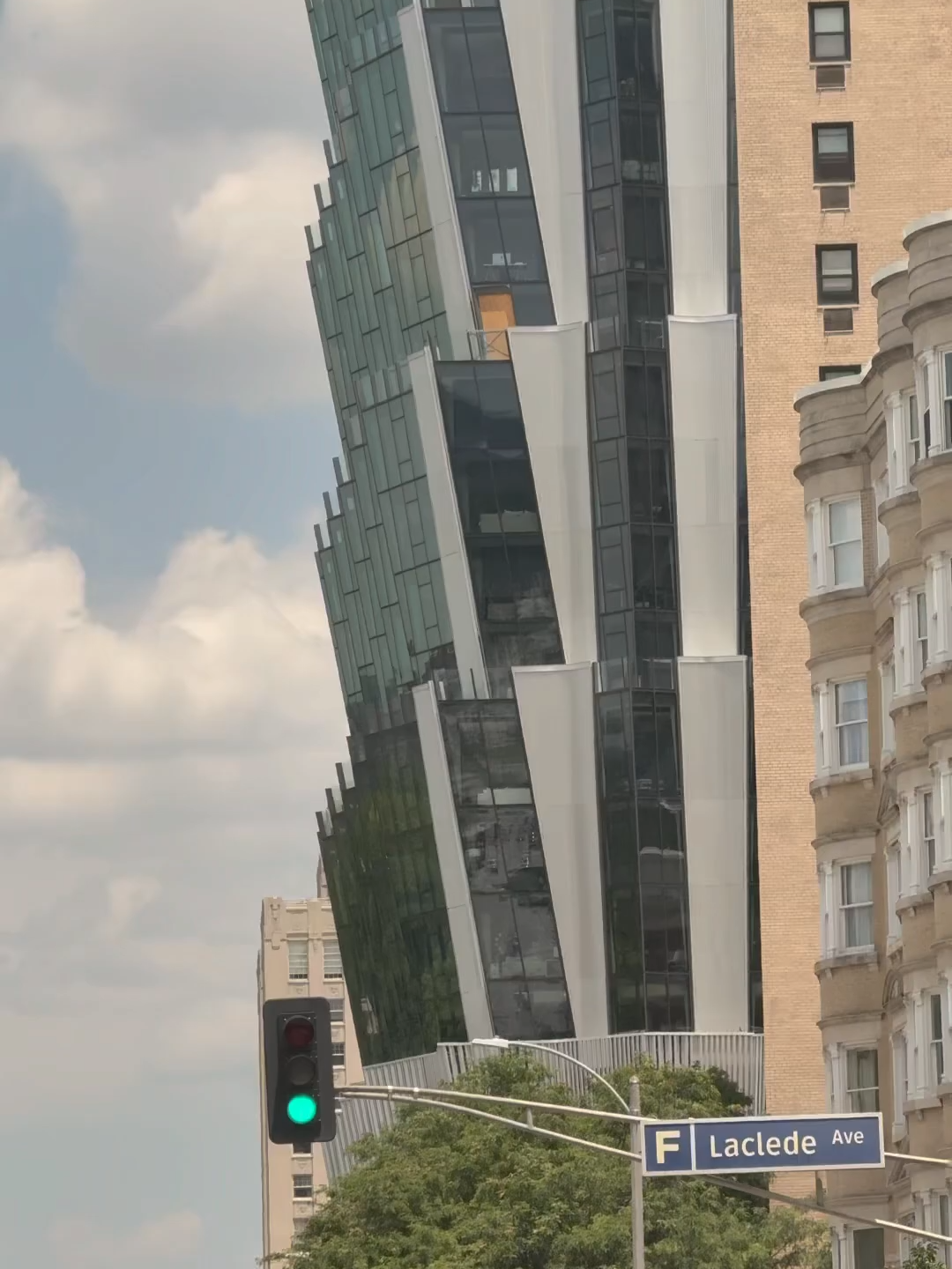 The Only Building in the World Where They Grow Eggs and Chickens! 🥚🐔 #SchoolZone #Schoolyards #Wow #Education #Sustainability #UrbanFarming #InnovativeSchools #Agriculture #HandsOnLearning #FoodProduction #Community #EnvironmentalAwareness #UniqueExperience #EcoEducation #FoodSecurity #Chickens