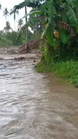 Kapit lang tay. Baha sa Maasim, Sarangani Province.