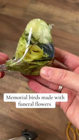 #funeralflowers #epoxyresin #demolding #fyp #robins 