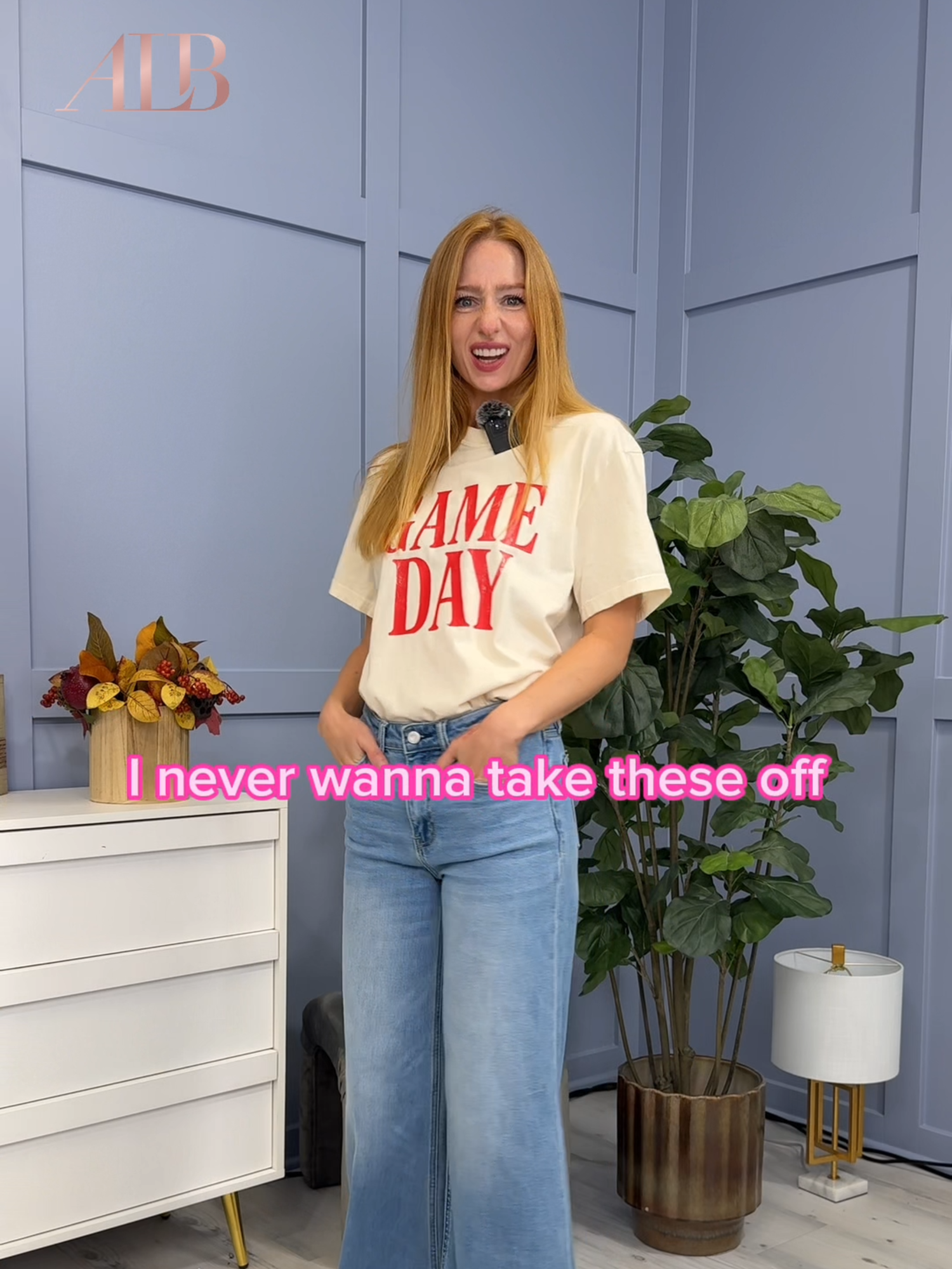 Obsessed is an understatement. 💋 These jeans are soft, stretchy, and made for compliments. #AvaLaneBoutique #DenimDays #LovervetJeans #FallFashionFinds #DenimCrush #OOTDinspo