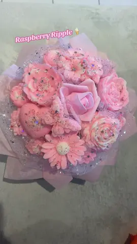 Raspberry Ripple Wax Melt Bouquet 💞