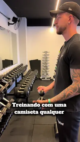 Treinado com uma camiseta da Alpha king e outra pegada #alfaking #Fitness #alfa #academia #estilo 