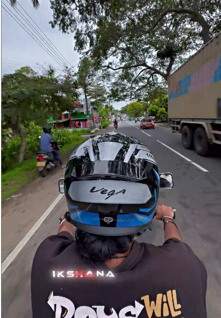 💙🐝..#srilankan_tik_tok🇱🇰 #foyoupage #foyoupage #hornet250 #shadow @Pᴀᴛʜᴜᴍ ᴋᴀɴɪsʜᴋᴀ🦠 @𝑷𝒂𝒕𝒉𝒘 𝒌𝒂𝒏𝒊𝒔𝒉𝒌𝒂🤍. 