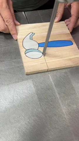 Can you watch without blinking? #woodcarving #relaxing #woodworking #asmr #satisfying 