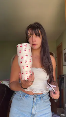 We have tried so many ways and still can’t get it off 😭 #hydrojug #wellness #tiktokshopcreatorpicks  #cleaningtips @HYDROJUG #creatorsearchinsights 