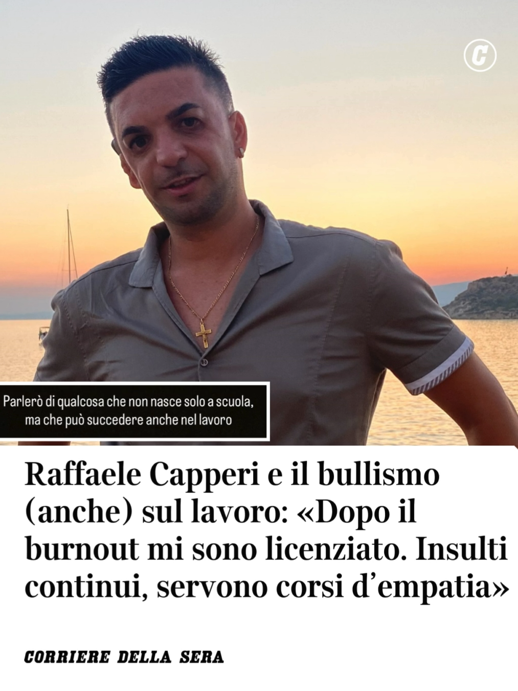 Si dice «bullismo» e si pensa alla scuola. Normale, purtroppo. Eppure può capitare di subirlo in maniera altrettanto pesante anche sul lavoro. Tecnicamente si parla di mobbing, ma la sostanza non cambia: insulti, prese in giro, umiliazioni e quant’altro concorra a non smettere di vessare chi ne finisce vittima. Ne sa qualcosa l’attivista digitale Raffaele Capperi, seguito sui social da quasi un milione di persone e autore nel 2021 dell’autobiografia «Brutto e cattivo», che contava di essersi definitivamente lasciato alle spalle il problema con la fine degli studi. Cavaliere della Repubblica affetto dalla sindrome di Treacher Collins, malattia rara che causa malformazioni soprattutto alle ossa del cranio (per i cinefili: la stessa del protagonista del film Wonder), a luglio ha infatti deciso di rinunciare a un contratto da magazziniere a tempo indeterminato proprio per via del trattamento riservatogli ogni giorno dai colleghi. Un autentico spregio nei confronti del suo storico motto: «Siate gentili». «Ti raddrizzo la faccia», «Ti strappo l’apparecchio acustico», «Cosa ridi, che hai la 104?», «Da piccolo sembravi una bambola caduta male»: sono solo alcune delle ingiurie a cui il 31enne di Monticelli d’Ongina (Piacenza) aveva dovuto fare il callo. «Me le ricordo perché mi segnavano, mi ferivano, mi facevano spegnere sempre di più – racconta al Corriere –. Era uno schifo, uno schifo totale». Risultato: nausea, ansia, insonnia, nebbia mentale, reflusso gastrico e problemi intestinali. Insomma, stress ai massimi livelli. Punto di non ritorno quello in cui la violenza verbale si è tramutata in violenza fisica, con tanto di mani al collo al culmine di un litigio. 👉 L'articolo di Alessandro Vinci prosegue sul sito del Corriere #raffaelecapperi #bullismo #mobbing #lavoro #disabilità #corrieredellasera #notizie