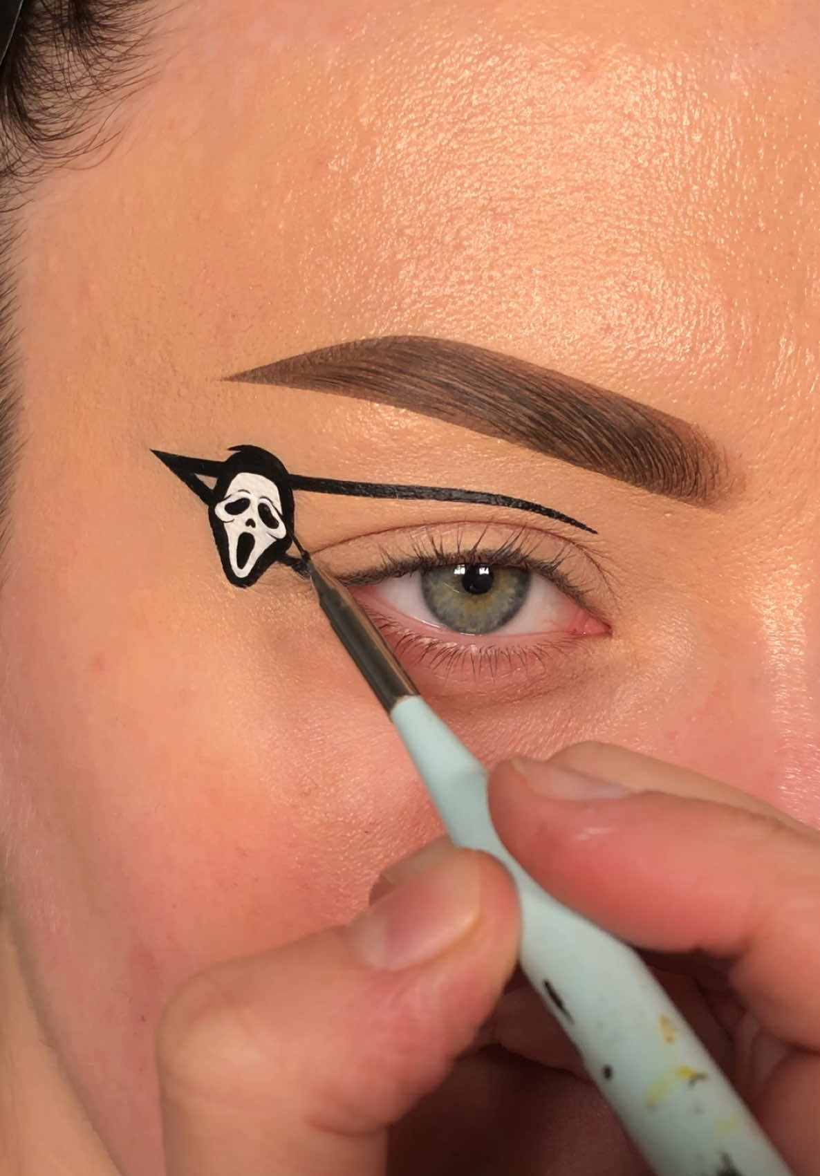 scream eyeliner🔪 - - @Glisten Cosmetics LTD wet liners in cola and milk & brushes (code ALICE20 *aff) - @ColourPop Cosmetics Aurora struck palette & creme gel liner in be my bb - @Juvia’s Place egypt flare lashes - @e.l.f. Cosmetics UK lash xtndr mascara - #makeup #halloween #halloweenmakeup #makeuptutorial #ghostface 