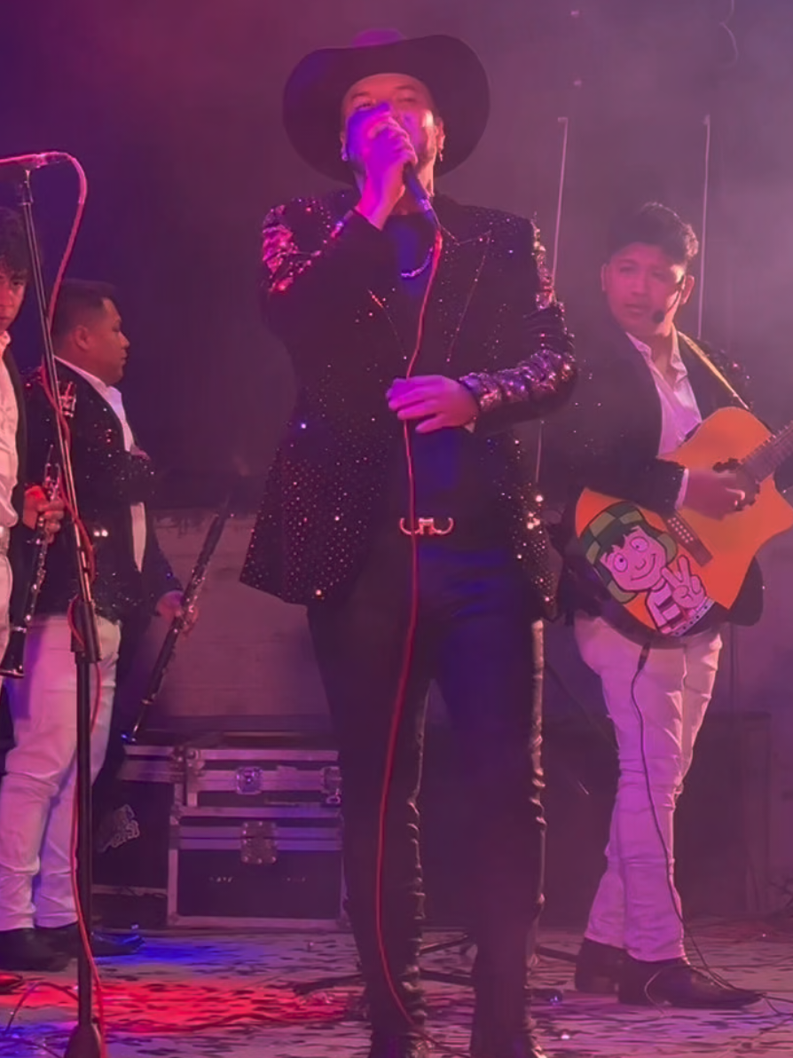 🙏 Gracias de corazón por tanto cariño 🙌 Así vivimos #LasVocesHistóricas junto a mi gran amigo @Alann Mora   🎤🎶 Gracias a todos los que nos acompañaron y compartieron este concierto con nosotros 🎉🤩👏 nos vemos muy pronto en tu ciudad! #LorenzoMendez #viralvideo #envivo #musica 