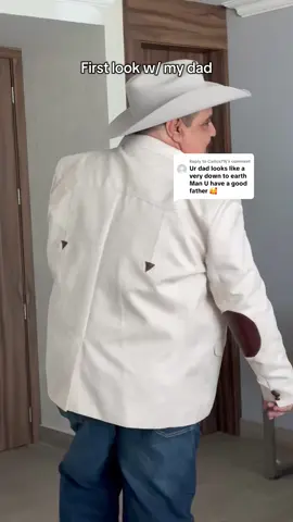 Replying to @Carlos79j A very emotional moment I didn’t expect 🥺🤍 #firstlook #dad #papa #boda #mexico 