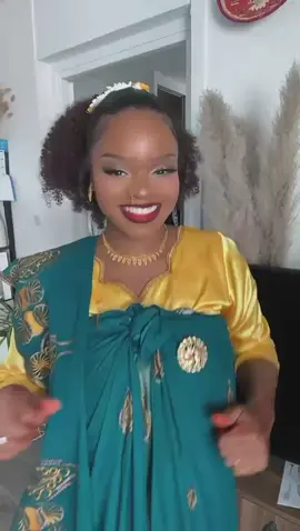 magnifique Égérie et sourire  de qualité  @𝓒haynez.🪭  #pourtoii #ouzouriwamtrumchémahorais #salouva #tik_tok 