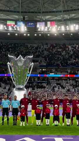 جماهيرنا الوفية .. وجودكم أثناء إحماء  لاعبينا قبل المباراة يصنع الفارق!🔥👌 خلكم مع اللاعبين من بدري وخلونا نهتف سوا لدعمهم وتحفيزهم و ‫#نشيدنا_بصوتنا‬ 🇶🇦🎵 #رحلتنا_إلى2026 #جمهورنا_مصدر_قوتنا #العنابي # #sportsontiktok 