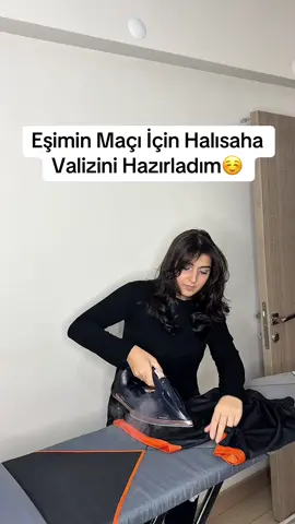 Ee bu kadar güzel valiz hazırlandı yenmeden gelinmemeli dimi kızlarr?🤣♥️☺️ @Emre Meral   #keşfetteyizzz #keşfet #maç #halısaha #krampon 