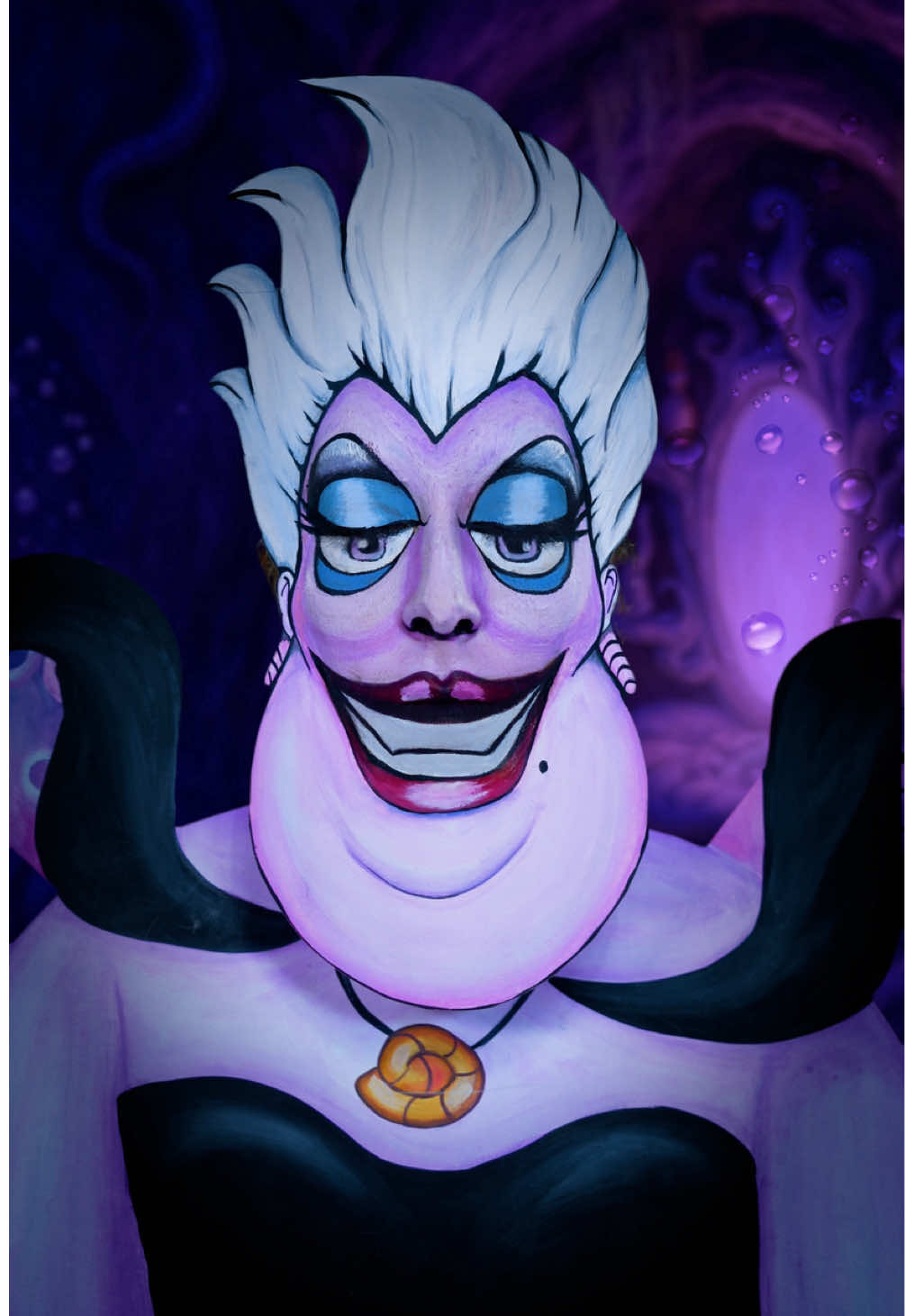 Úrsula💜🔥 Aquí os dejo el paso a paso de el maquillaje de Úrsula🙈 Espero que os encante!💜 Es una recreación del maquillaje de @khaleesiisaa tentado imitar lo mejor que he sabido pero como el suyo ninguno!! 🥹 #ursula #ursulamakeup #halloweenmakeup #makeupartist #annersite 