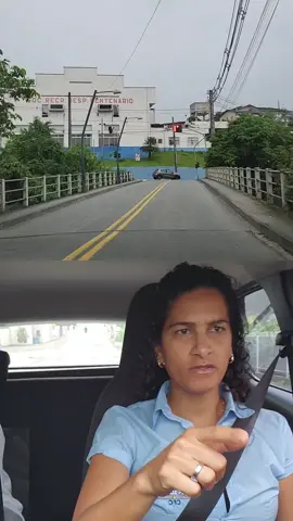 parar no semáforo nem sempre é fácil #autoescola #transito #alunos #blumenau 