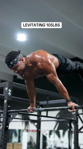 I’ve always wanted to be a magician 🪄 No magic here.  I just train differently than most bodybuilders 🫡 Link in bio for 1:1 coaching #magic #planche #calisthenics #ﬁtnessmotivation #fitnessjourney 