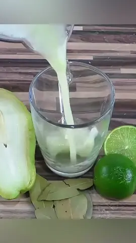 🚨 Açúcar no Sangue Alto? Conheça o Suco Natural que o TikTok Está Amando! 🍋🌿 Se você vive com cansaço, boca seca e sede constante, esse vídeo é para você! Descubra a bebida simples e poderosa à base de chuchu, limão e folha de louro que pode ajudar a baixar a glicose de forma natural, devolvendo sua energia e bem-estar! ✨ O que você encontra aqui: A receita completa do suco que promete equilibrar seu açúcar no sangue. Ingredientes 100% naturais e fáceis de encontrar. A dica de ouro para tomar em jejum e antes de dormir. Lembre-se: uma vida saudável começa com pequenas mudanças. Esse suco é um aliado incrível no seu dia a dia! 👇 Clique no carrinho e confira nossos produtos #GlicoseAlta #Diabetes #SaúdeNatural #EmagrecimentoSaudável #SucoDetox 