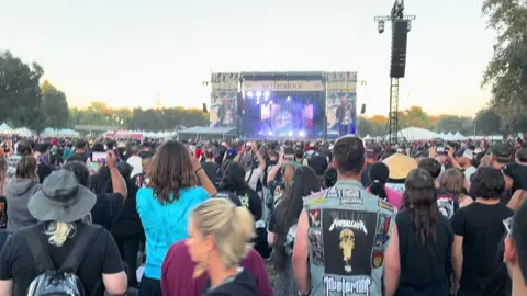 This is the only good video I took I can’t believe how straight I kept it omg #threedaysgrace #Home #aftershock 