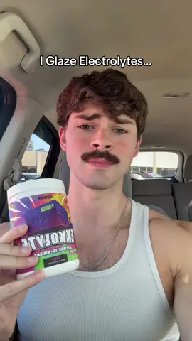 Give the new tropical fruit punch flavor of the Ekkolyte a try it is genuinely amazing and don’t miss out while it’s on sale and in stock #nickfreeman02 #gym #ekkovision #fruitpunchelectrolytes 