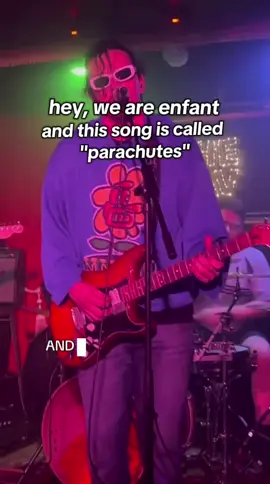 GIG REMINDER📢📢📢 STRONGROOM THIS FRIDAY  This one's a little throwback to our gig at the Cavendish arms, was such a good evening this song is about feeling helpless as you watch someone you love suffer 23-year-old songwriter & producer based in London 🖤 crafting music that blends electronic intensity with heavy alt-rock energy. Think radiohead, muse, nirvana, royal blood and wunderhorse all in one #livemusic #londonmusicscene #grunge #rockmusic #alternativemusic 