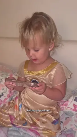 @Taylor Swift #FourSeasonsBaby #swiftie #swifttok #lifeofashowgirl 