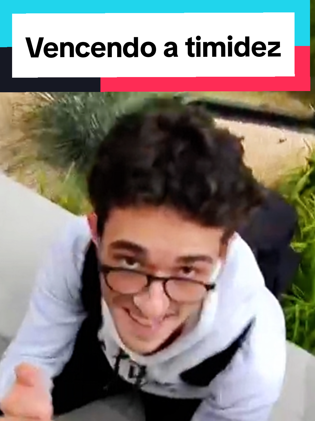 vencendo a timidez de dar dinheiro pra pessoas desconhecidas 🤣 . #timidez #comedia #humor #videosengracados 