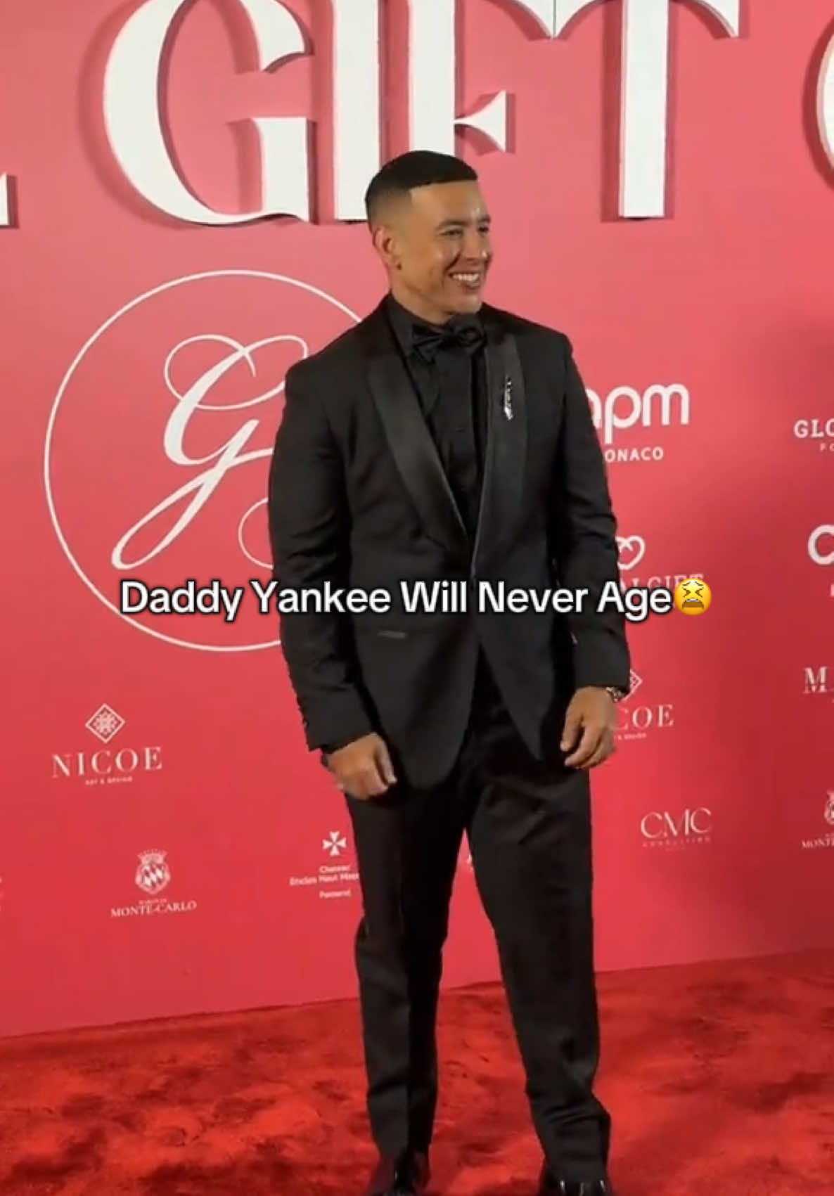 We need to skincare routine ASAP  #daddyyankee #elhombrequeyoamo #age #gasolina 