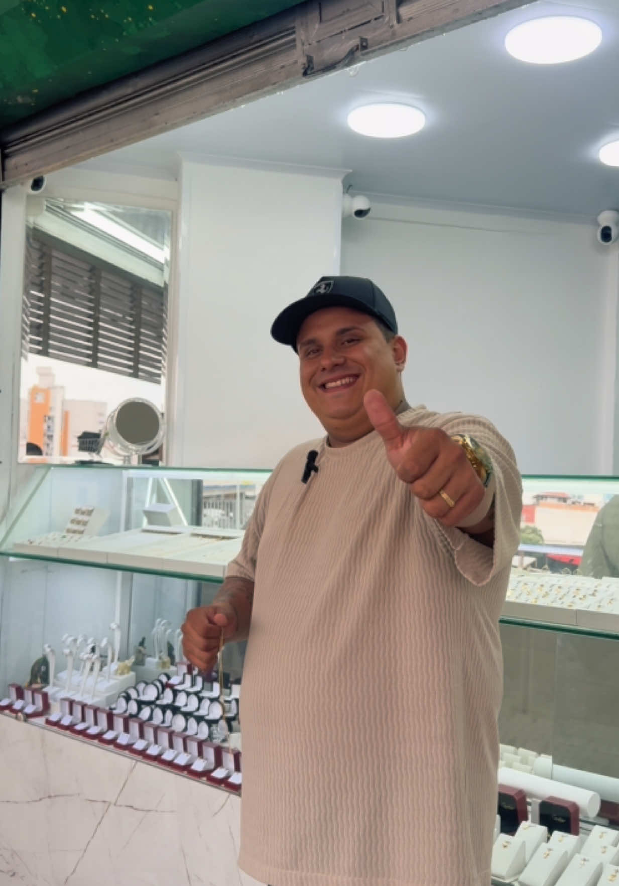 Quedaron las últimas unidades de promoción es 549.000 ✅ aproveche por que le material siguió subiendo ❇️✅  ➕5️⃣7️⃣3️⃣1️⃣2️⃣4️⃣3️⃣8️⃣5️⃣2️⃣4️⃣4️⃣ Estamos ubicados en Bucaramanga Santander centro comercial la isla piso 3 local D03 