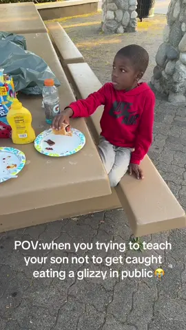 Lil Bro tried to finish the whole thing 😂 @VivaLaFood (via:@Haleem Jenkins) 