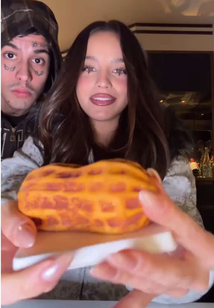 Emilia vía tiktok 😂🤍 #emiliamernes #fyp #emilia #duki 