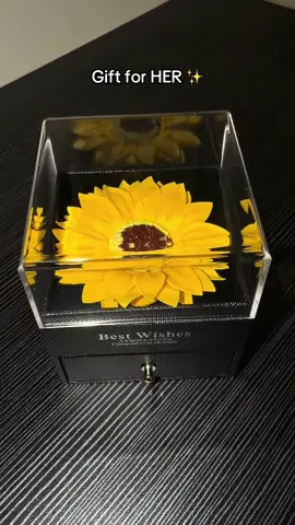 #momgoftideas #girlfriendgiftideas #bestfriend #tiktokshop #flowernecklace  